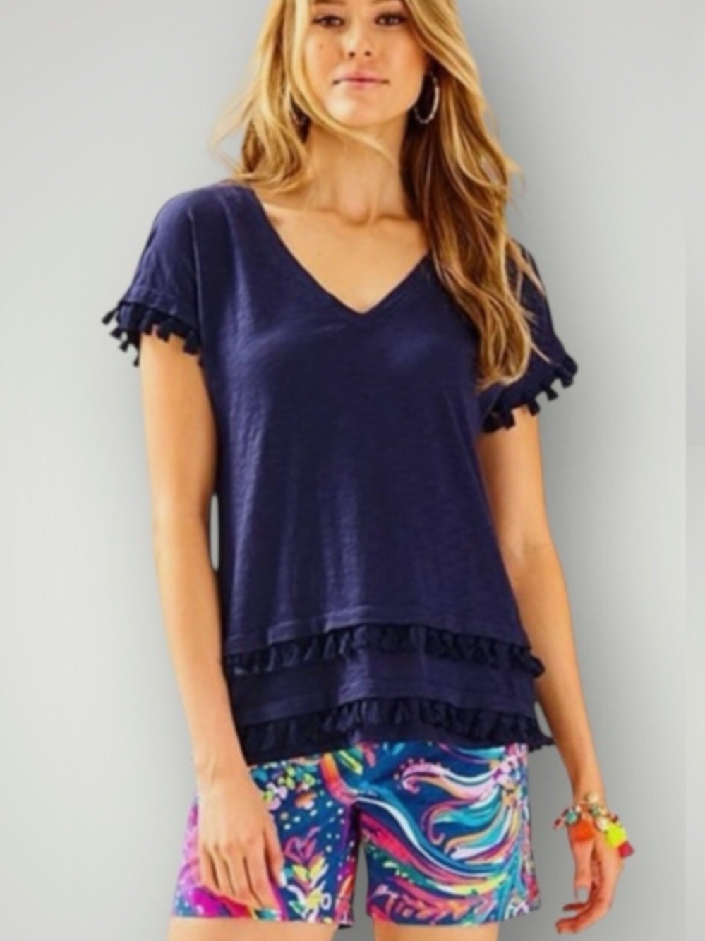 Lilly Pulitzer Dailey navy blue v-neck tee with tassels at sleeves and hem sz L